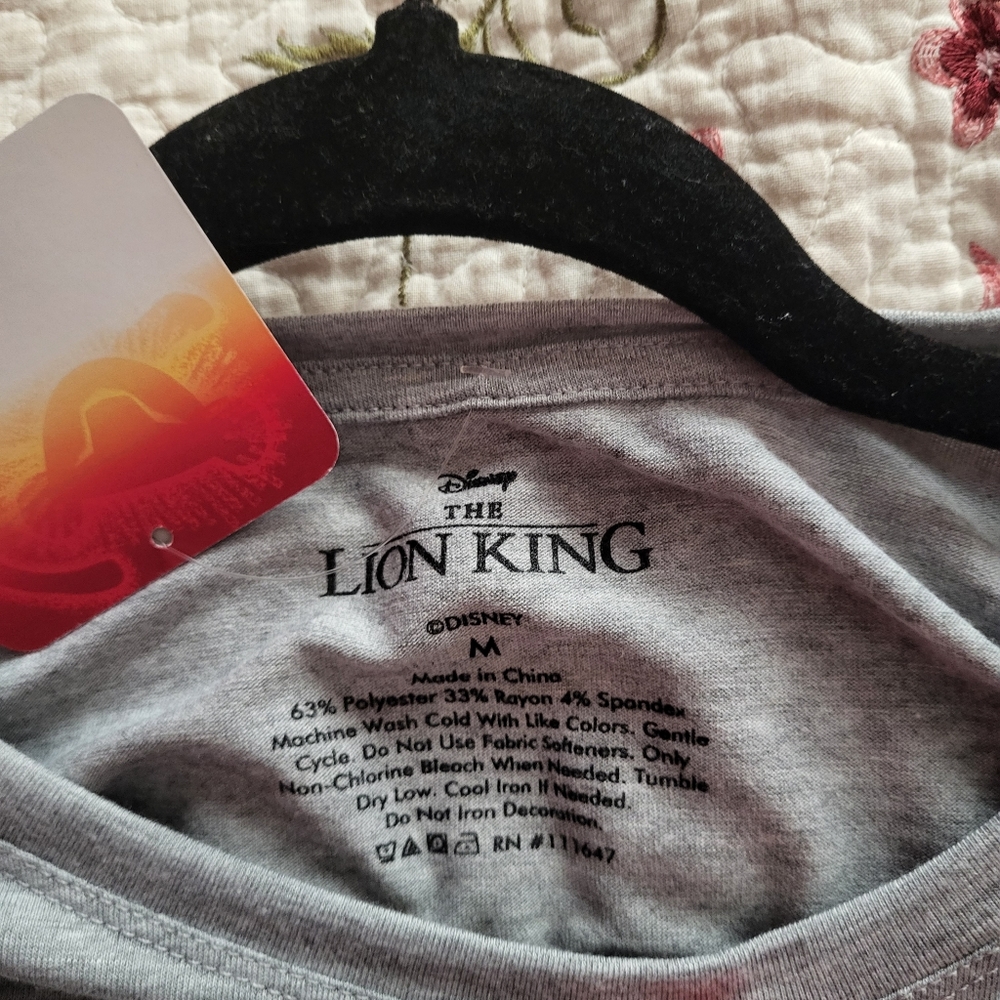 *NEW LISTING* NWTs size Med Disney for Maurices Lion King T Shirt - Picture 4 of 6